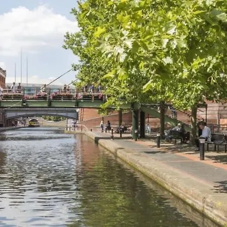 Nyaraló Large Near Edgbaston Stadium, Uob & Qe Hospital Sleeps 6 Birmingham