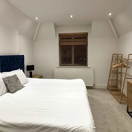 Large Near Edgbaston Stadium, Uob & Qe Hospital Sleeps 6 * Birmingham
