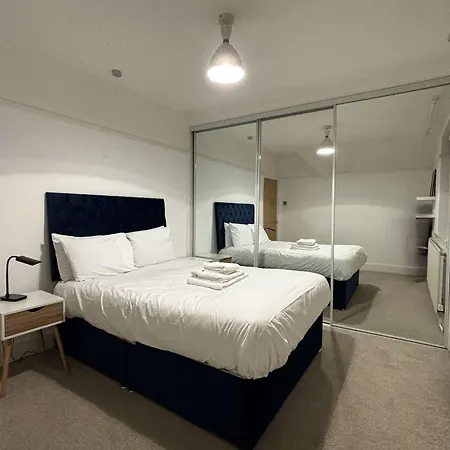 Large Near Edgbaston Stadium, Uob & Qe Hospital Sleeps 6