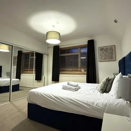 Large Near Edgbaston Stadium, Uob & Qe Hospital Sleeps 6 Birmingham