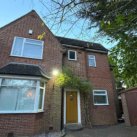 Large Near Edgbaston Stadium, Uob & Qe Hospital Sleeps 6 Birmingham