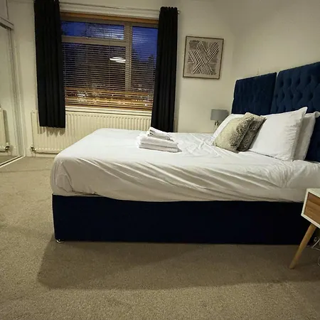 Large Near Edgbaston Stadium, Uob & Qe Hospital Sleeps 6 * Birmingham