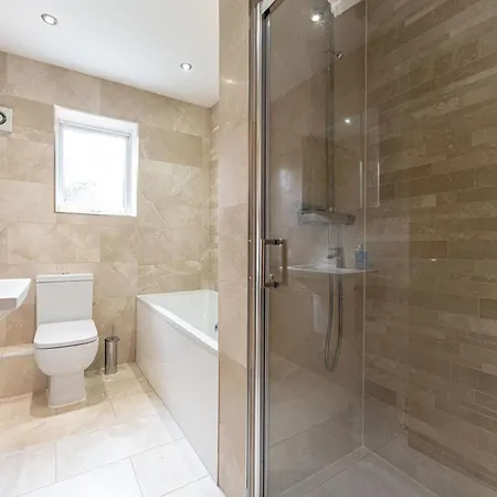 Large Near Edgbaston Stadium, Uob & Qe Hospital Sleeps 6 * Birmingham