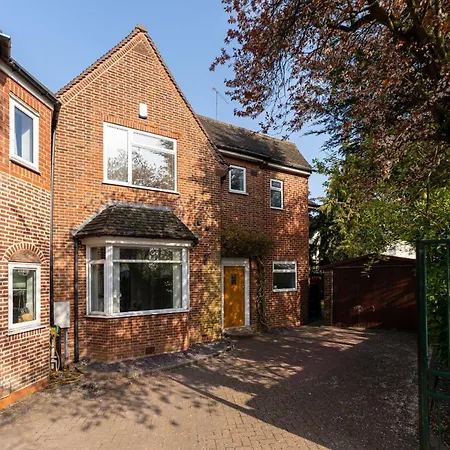 Large Near Edgbaston Stadium, Uob & Qe Hospital Sleeps 6 Nyaraló